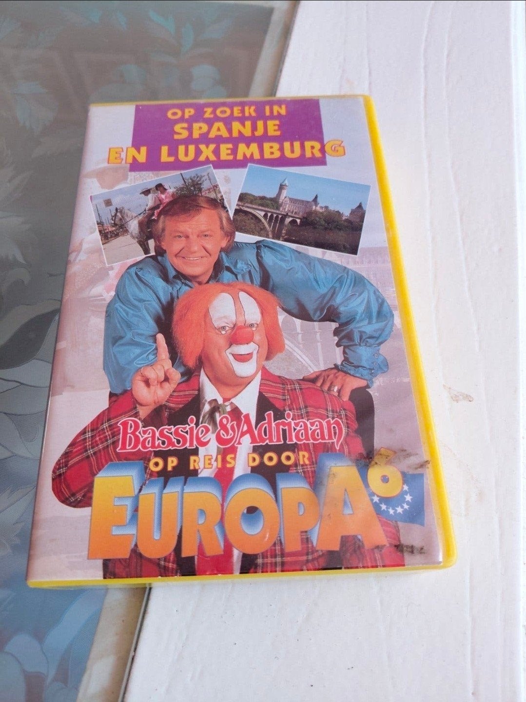 Bassie en Adriaan door Europa 6 Spanje Luxemburg CNR VHS., Cd's en Dvd's, Ophalen of Verzenden, Gebruikt, Kinderprogramma of -film