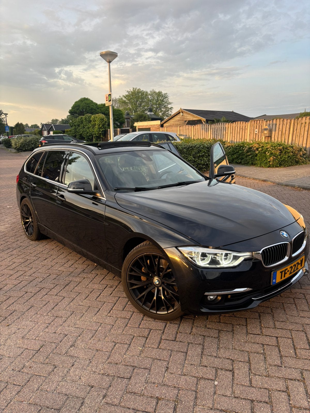 BMW 3-Serie 3.0 335D Touring Xdrive AUT 2015 Zwart, Automaat, 1800 kg, Zwart, Stationwagon