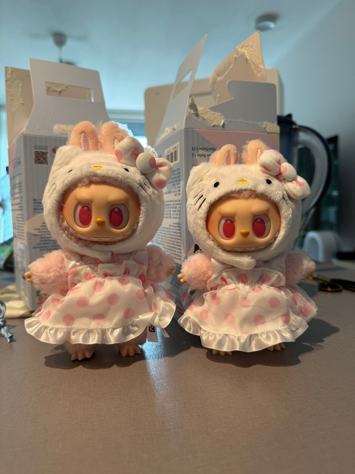 Labubu hello kitty, Verzamelen, Poppetjes en Figuurtjes, Ophalen of Verzenden, Zo goed als nieuw