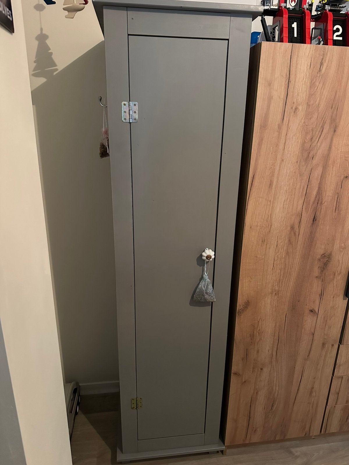 Grijze kast, Ophalen, Zo goed als nieuw, 25 tot 50 cm, 50 tot 100 cm