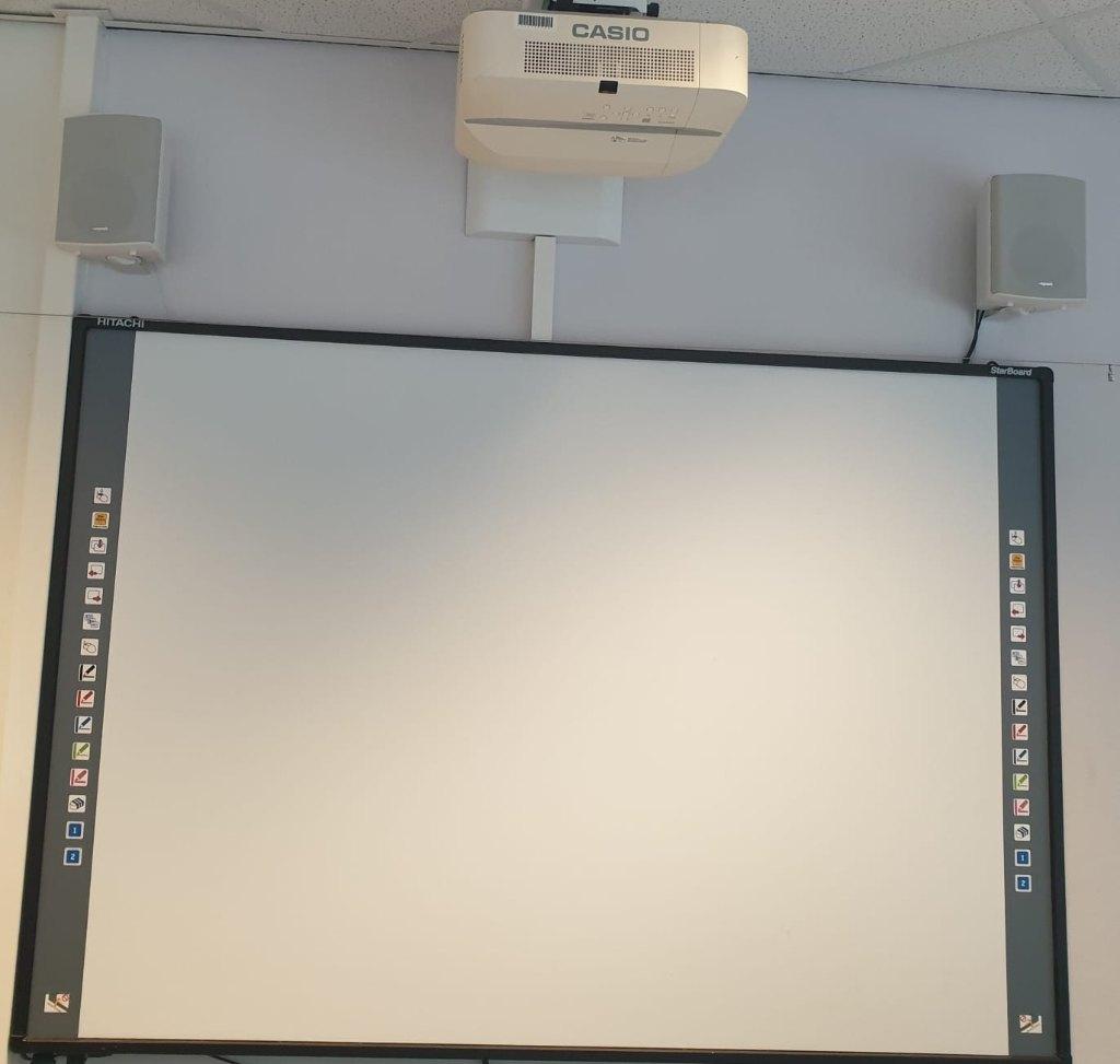 Beamer  Casio te koop, Ophalen, Gebruikt, LED