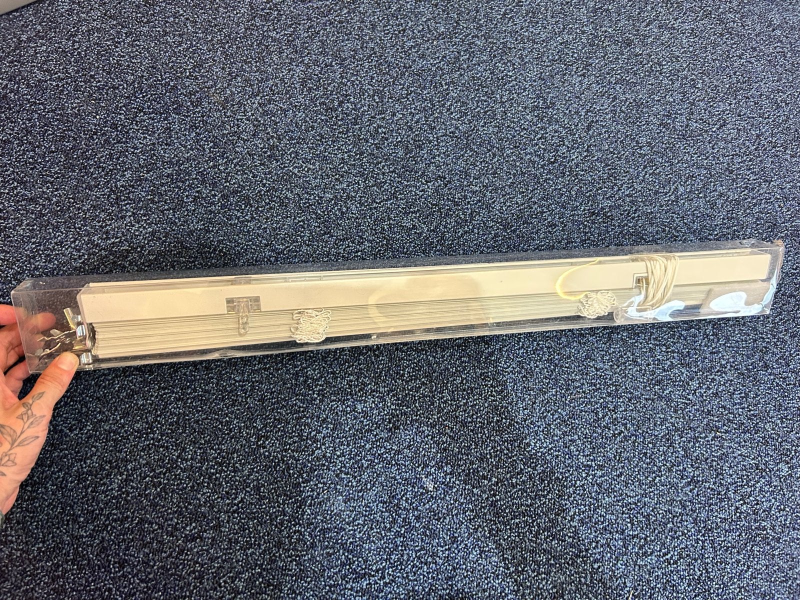 Nieuwe witte jaloezieën luxaflex 60x130 cm lamellen, Ophalen, Wit, 130 cm, Inclusief montageonderdelen
