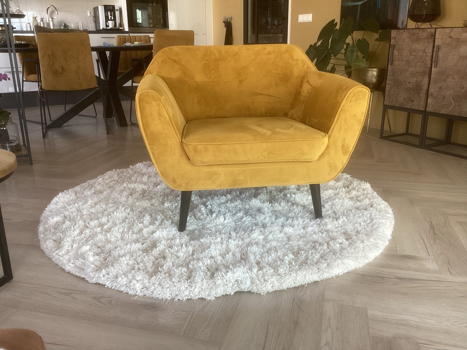 Zeer mooie fauteuil okergeel, zo goed als nieuw!