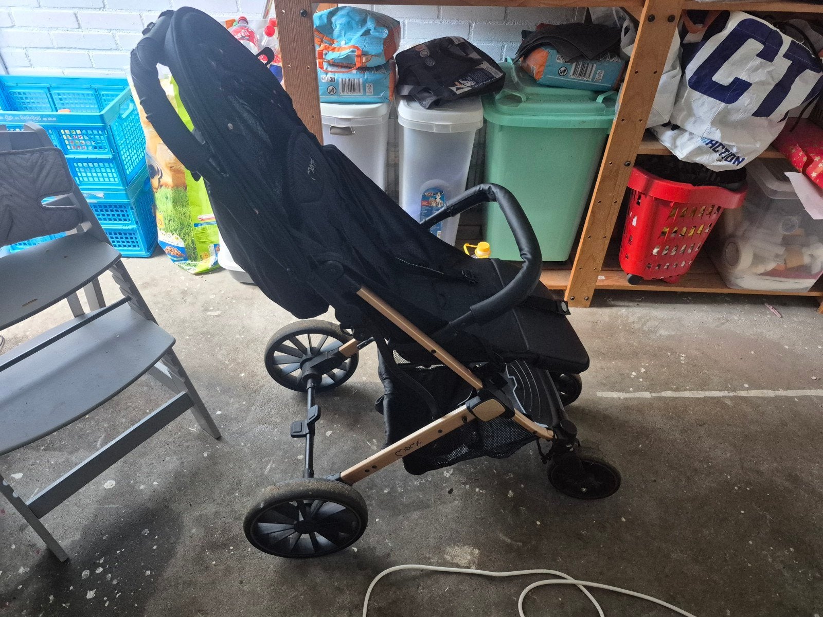 Momi Kinderwagen - Zwart met gouden accenten, Ophalen, Gebruikt, Kinderwagen, Overige merken