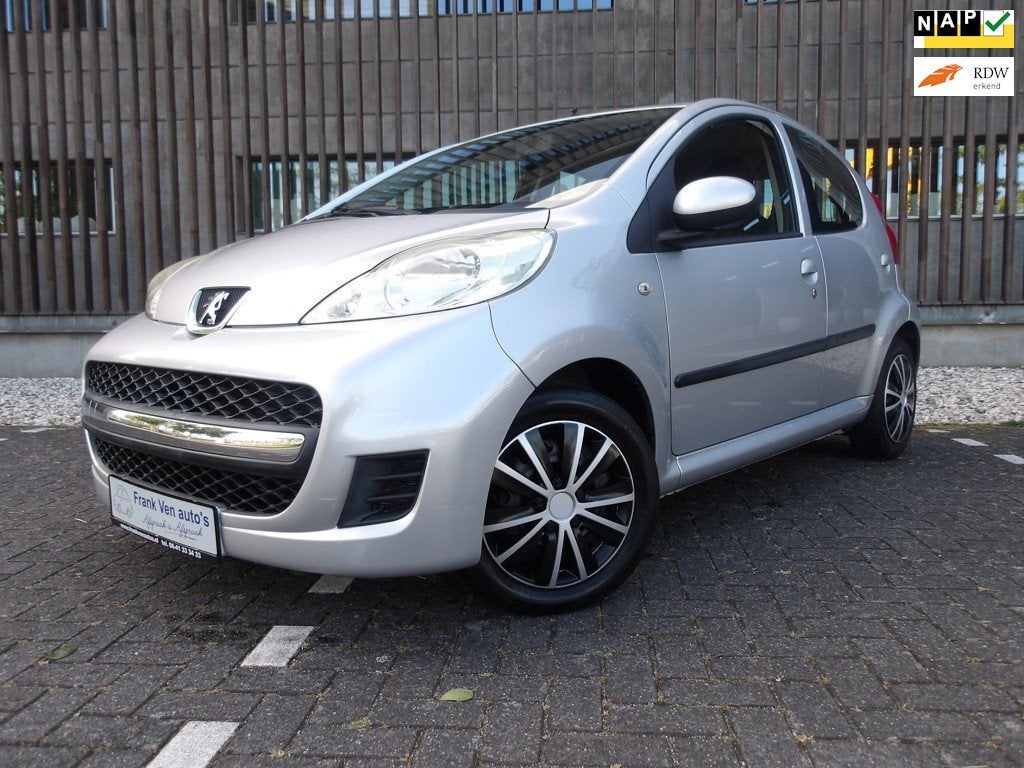 Peugeot 107 1.0-12V/AUTOMAAT/AIRCO/5drs/oh beurt en nwe APK!, Auto's, Peugeot, Stof, Gebruikt, Zwart, 4 stoelen