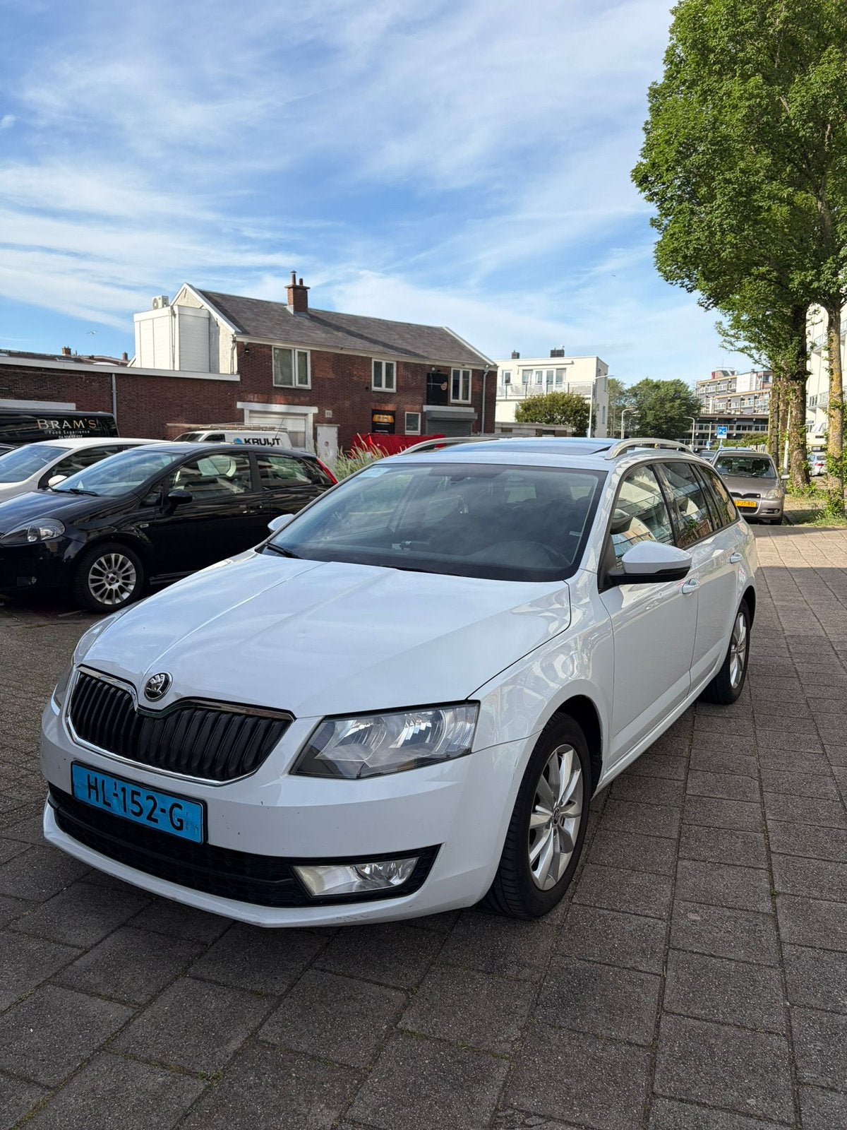 Skoda Octavia 1.6 TDI DSG 2015 Wit euro6 taxi klaar, 4 cilinders, Wit, Origineel Nederlands, 26 km/l