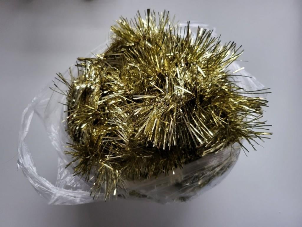 6 nieuwe goudkleurige decoratieve slingers ruim 16 meter, Diversen, Kerst, Ophalen of Verzenden, Nieuw