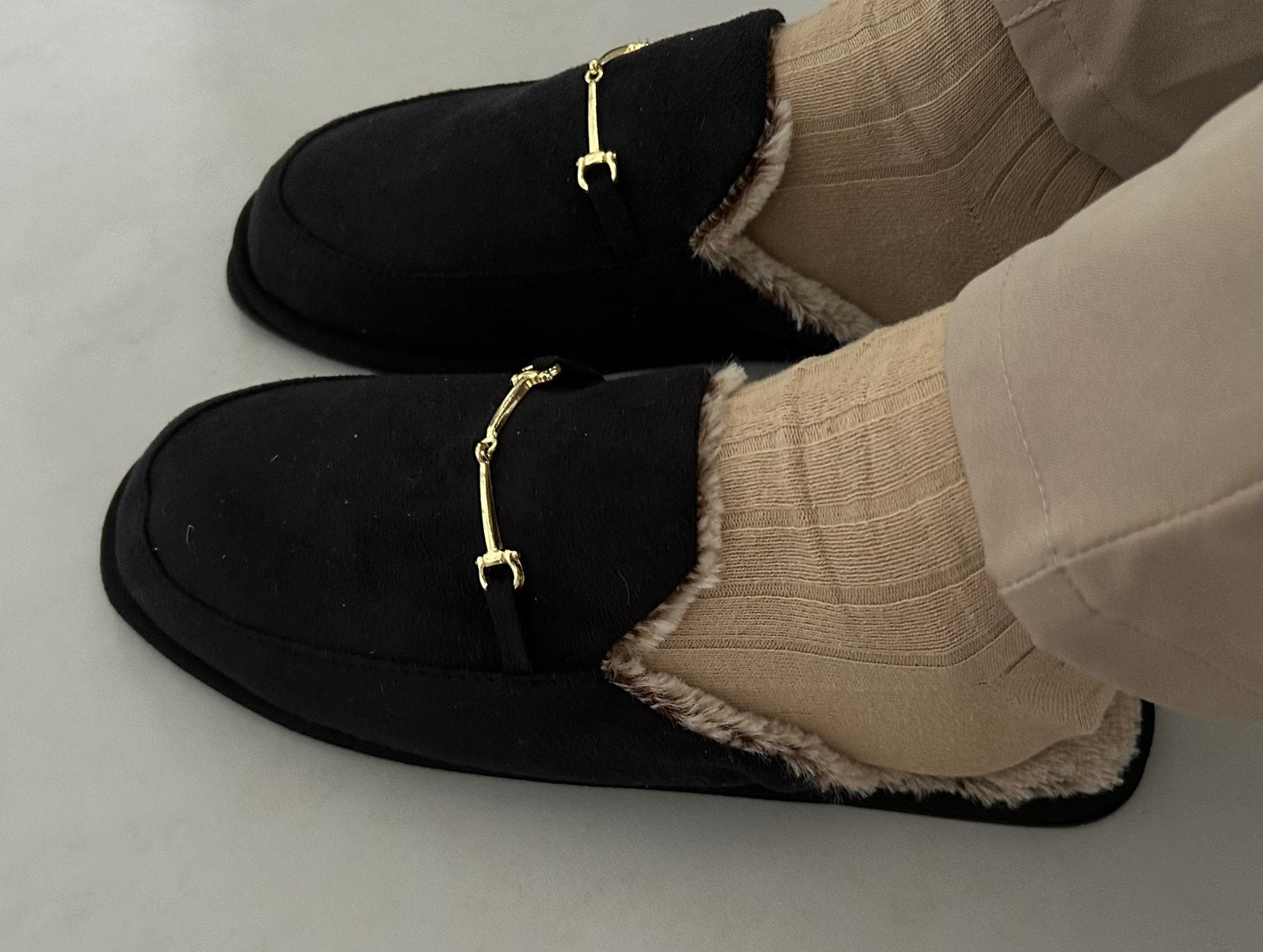 Zwarte Pantoffels/slippers Maat 40/41, nieuw, Ophalen of Verzenden, Nieuw, Zwart, Pantoffels of Sloffen