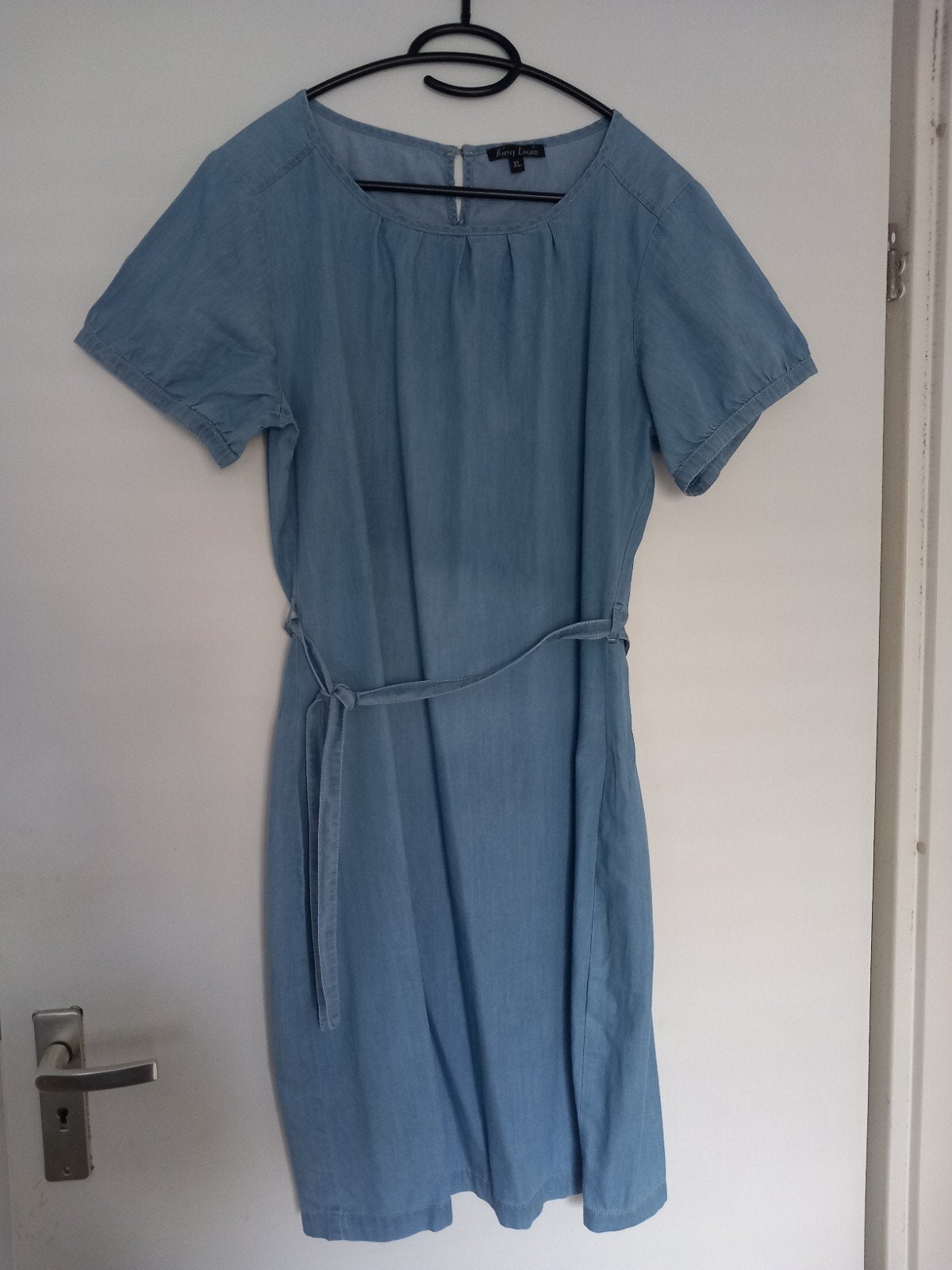 King Louie spijkerjurkje maat XL, Kleding | Dames, Jurken, Blauw, Maat 46/48 (XL) of groter, Ophalen of Verzenden, Knielengte
