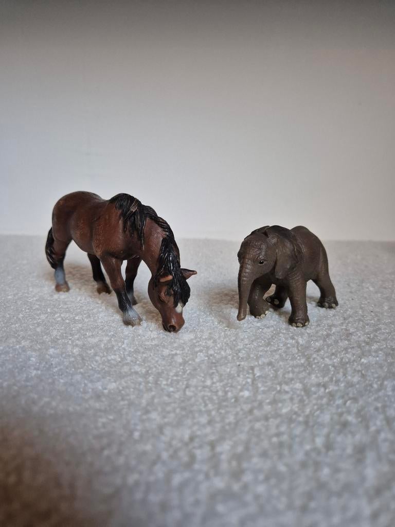 Schleich paard en olifant., Ophalen of Verzenden, Zo goed als nieuw, Paard, Beeldje of Figuurtje
