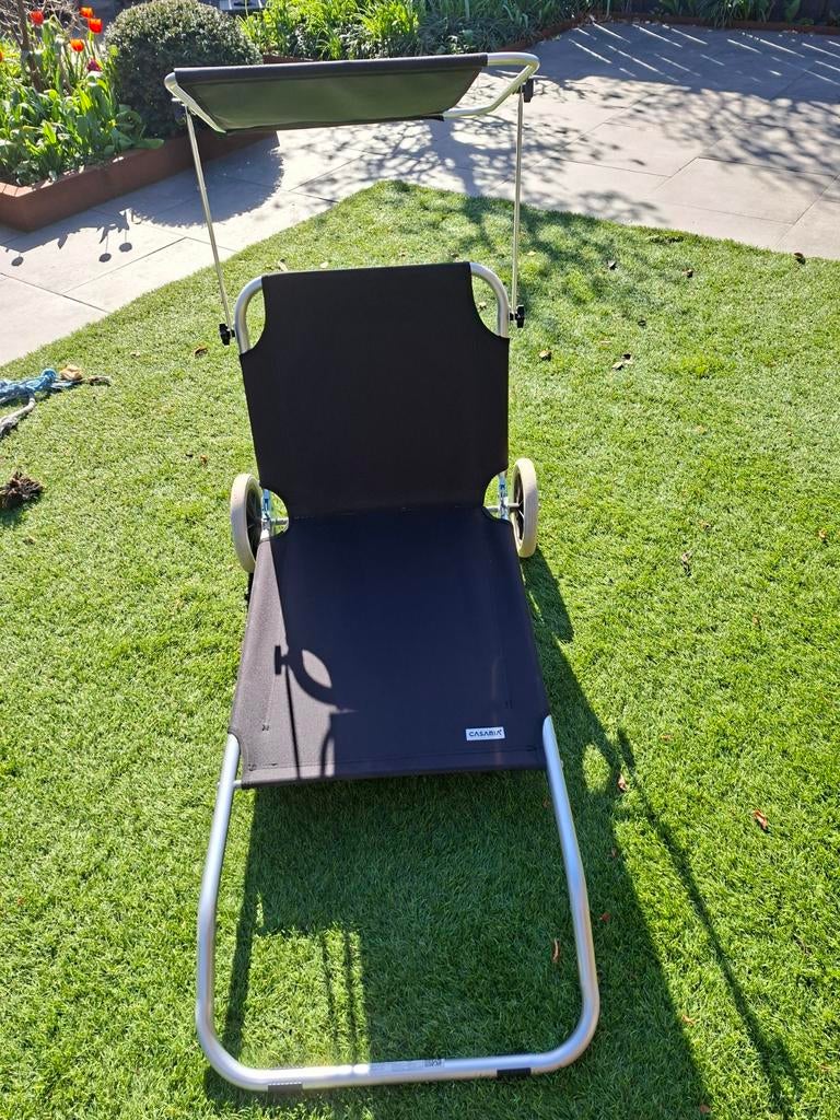 Ligbed met zonneluifel, Tuin en Terras, Ophalen of Verzenden, Zo goed als nieuw