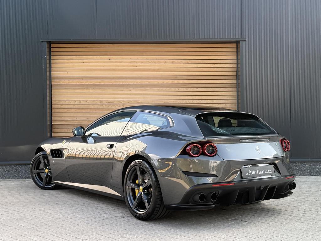 Ferrari GTC4Lusso T 3.9 V8 LIFT|PANO|P.DISPLAY|CARBON, Auto's, Automaat, Achterwielaandrijving, Leder, 3855 cc