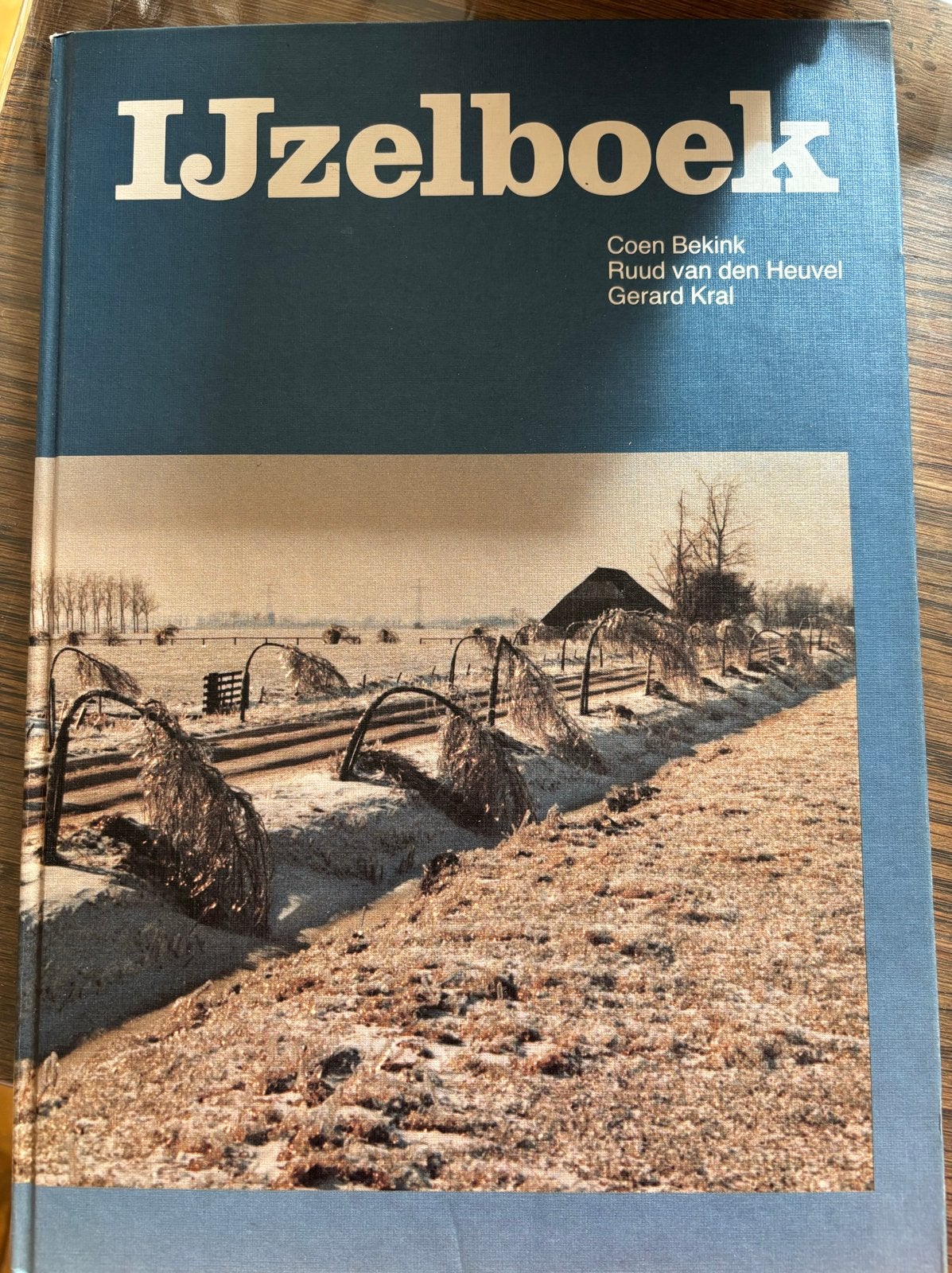 IJzelboek - Coen Bekink, Ruud van den Heuvel, Gerard Kral, Ophalen, Zo goed als nieuw, Fotografie algemeen