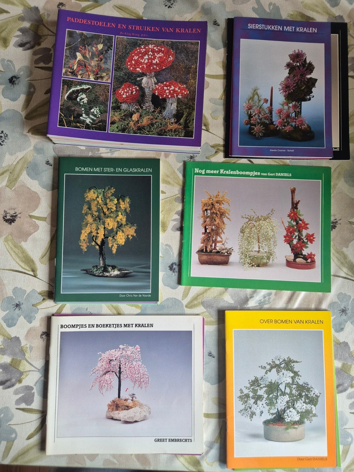Boeken over kralen: paddestoelen, sierstukken, bomen, Boeken, Ophalen, Gelezen, Overige onderwerpen
