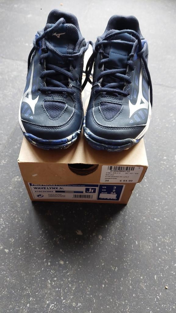 Kunstgras schoenen maat 34, Sport en Fitness, Korfbal, Ophalen of Verzenden, Zo goed als nieuw, Schoenen