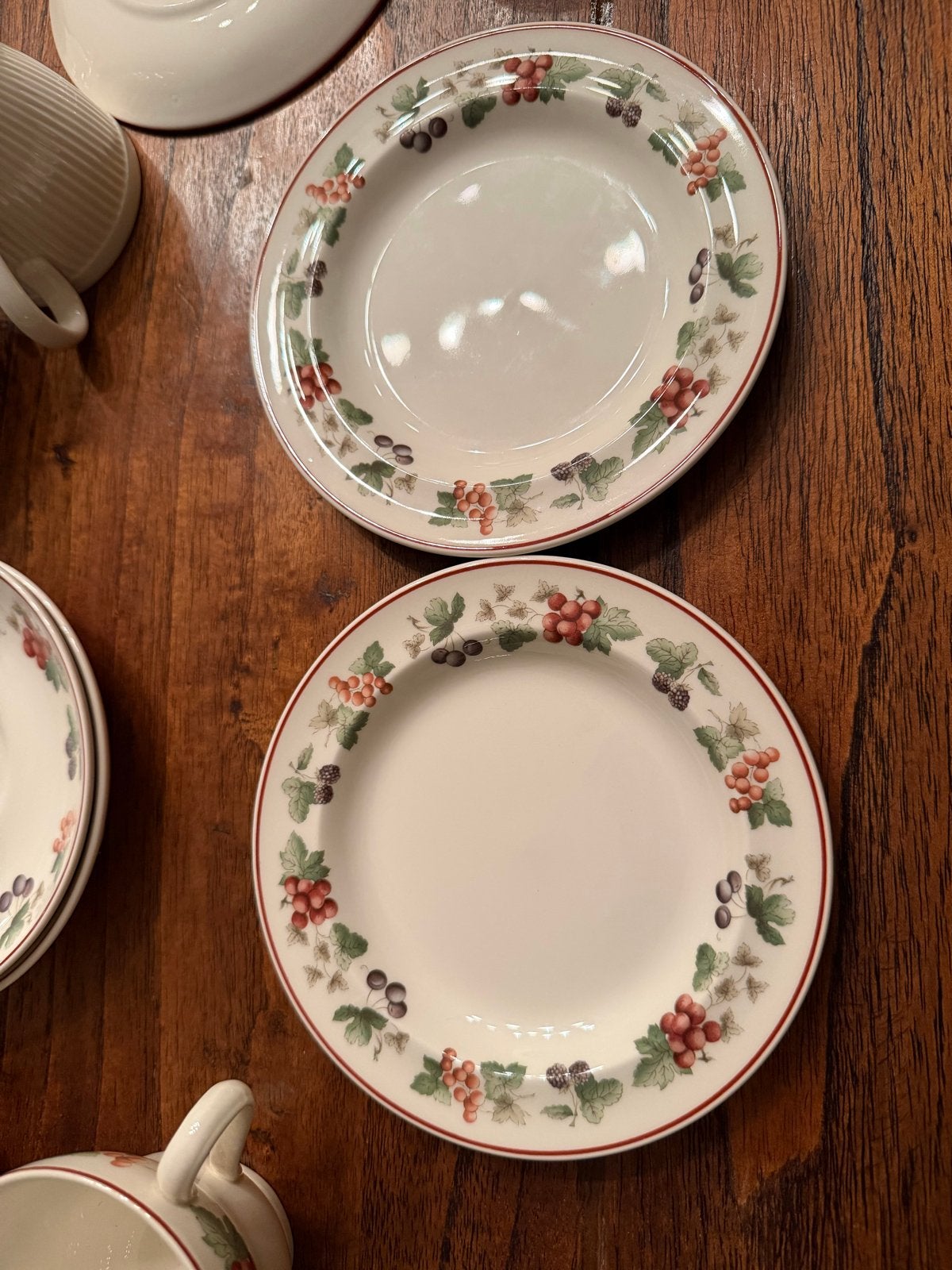 Wedgwood Queen's Ware Provence gebaksbordjes  2, Klassiek, Ophalen of Verzenden, Zo goed als nieuw, Bord(en)