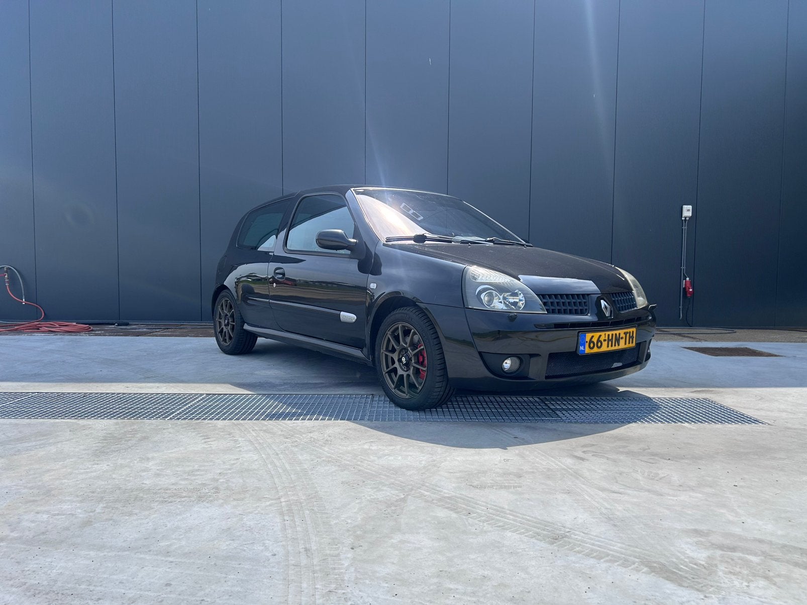 Renault Clio 2.0 16V R.S. 172PK Tracktool, Auto's, Voorwielaandrijving, 1998 cc, 40 €/maand, 4 cilinders