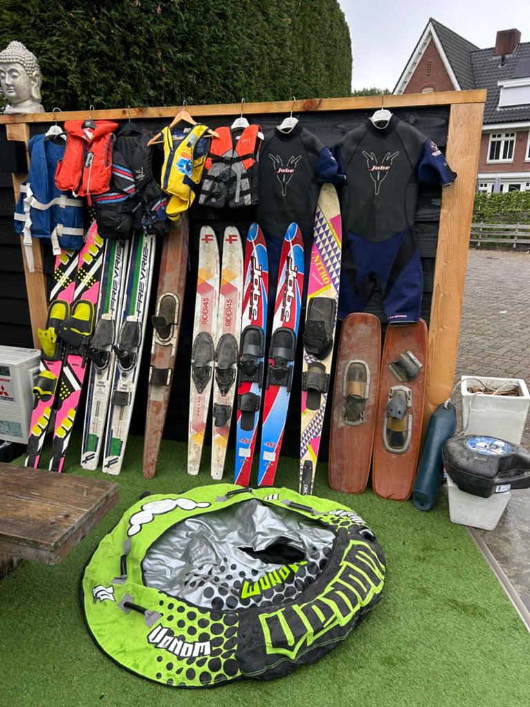 Waterski spullen incl super band voor achter de boot, Watersport en Boten, Waterski's, Ophalen, Gebruikt, Waterski's