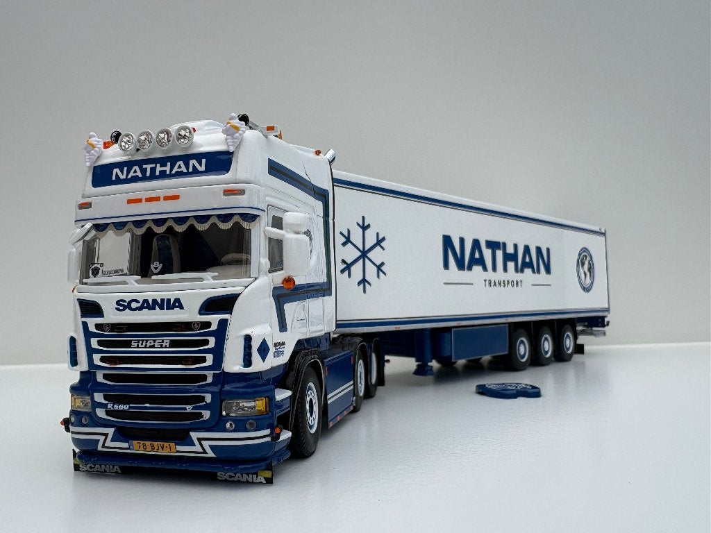WSI  SCANIA  R 6 TOPLINE 6X2 + REEFER TRAILER  NATHAN, Hobby en Vrije tijd, Modelauto's | 1:50, Ophalen of Verzenden, Nieuw, Bus of Vrachtwagen