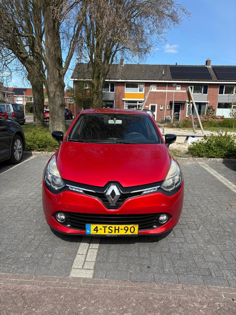 Renault Clio 1.5 DCI 66KW 5-DRS 2014 Rood, Auto's, Voorwielaandrijving, 1046 kg, 4 cilinders, 96 €/maand