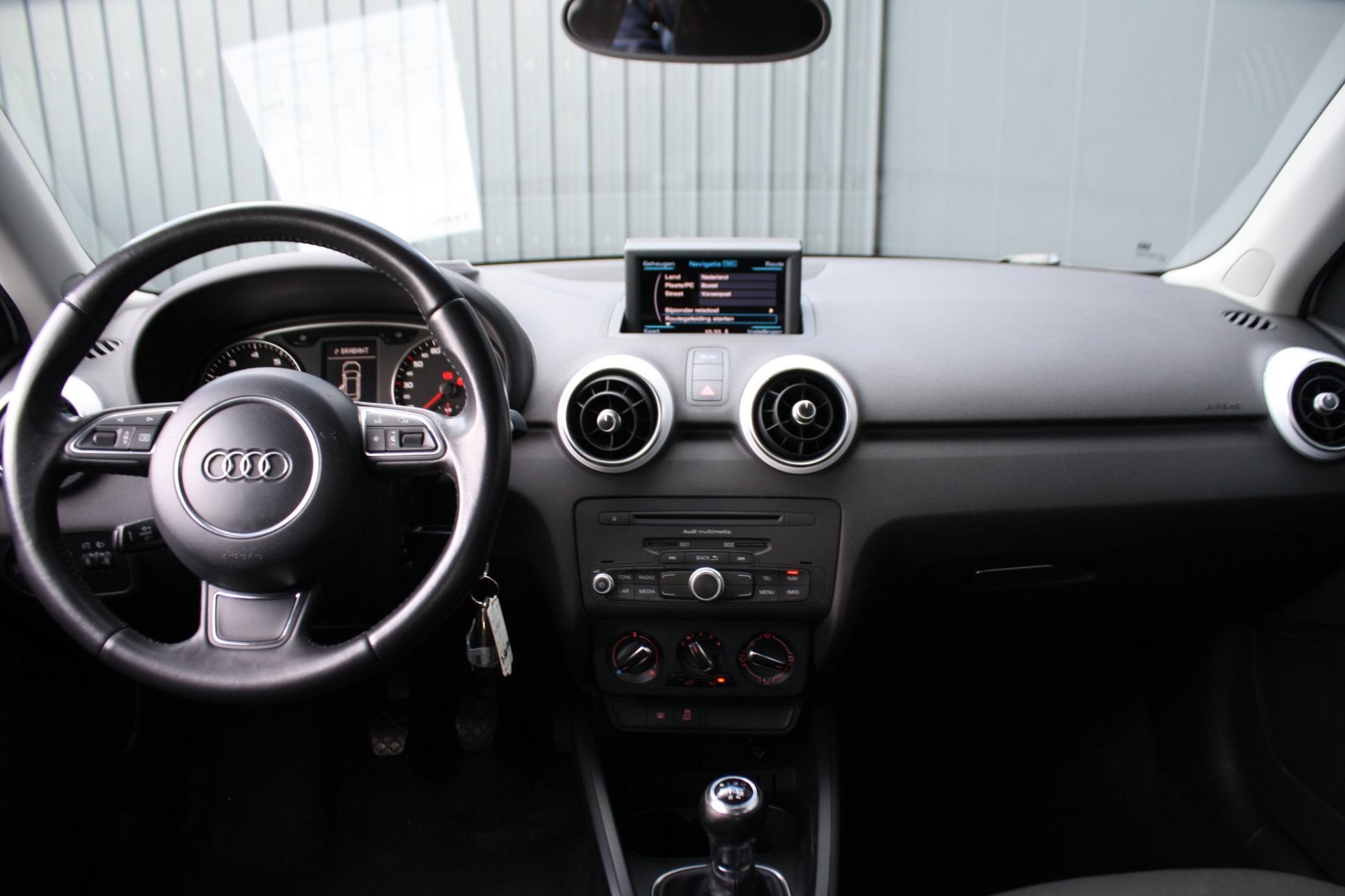 Audi A1 Sportback 1.2 TFSI Admired S-Line - NAVIGATIE PAKKET, Voorwielaandrijving, Euro 5, Zwart, 4 cilinders