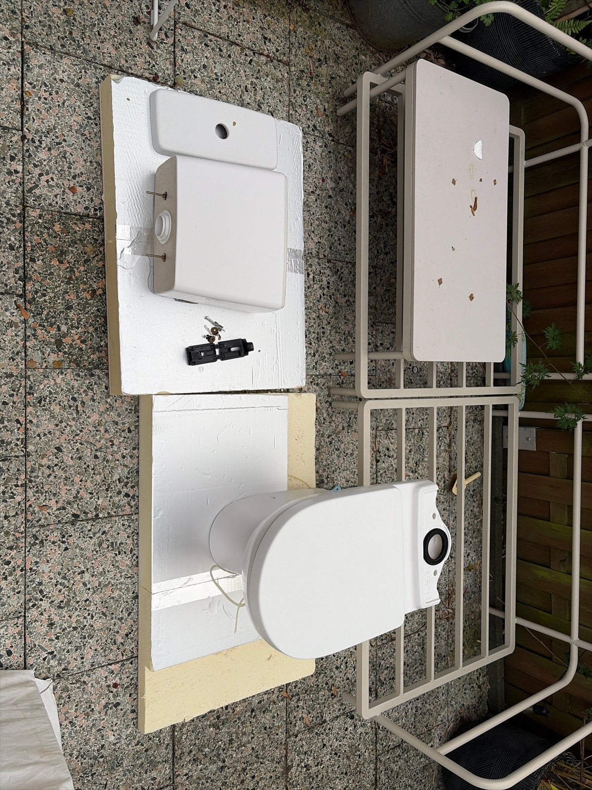 Villeroy en Boch vrijstaand toilet - 2 jaar oud, Doe-het-zelf en Verbouw, Ophalen, Zo goed als nieuw, Toilet