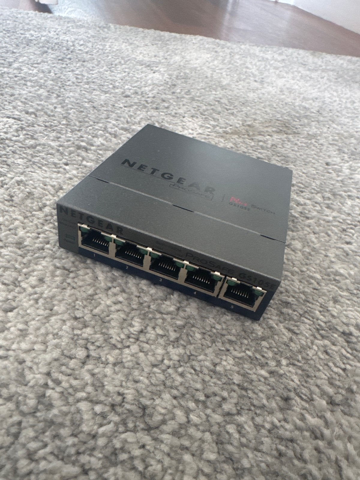 Netgear ProSAFE GS105E 5-poorts Gigabit Plus Switch, Computers en Software, Ophalen of Verzenden, Zo goed als nieuw