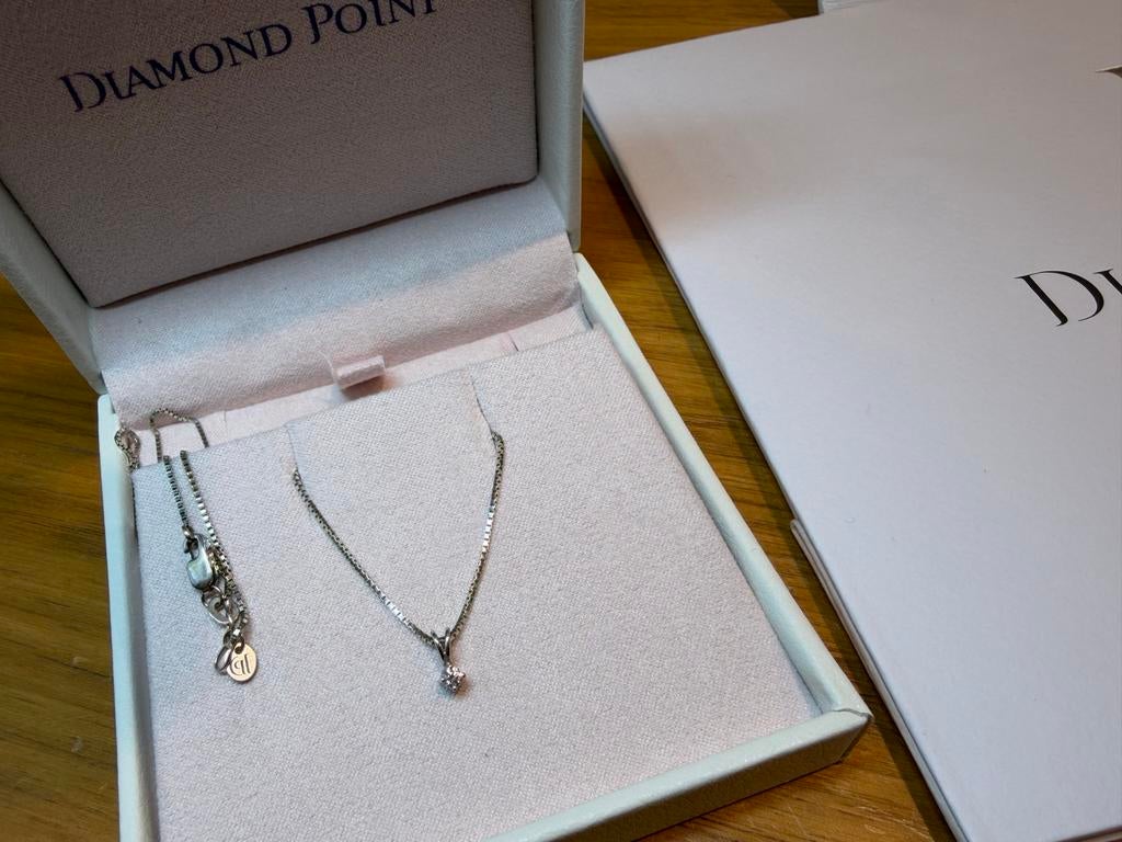 Witgoud collier met natuurlijke diamant, Sieraden, Tassen en Uiterlijk, Gebruikt, Ophalen of Verzenden, Met edelsteen, Zilver