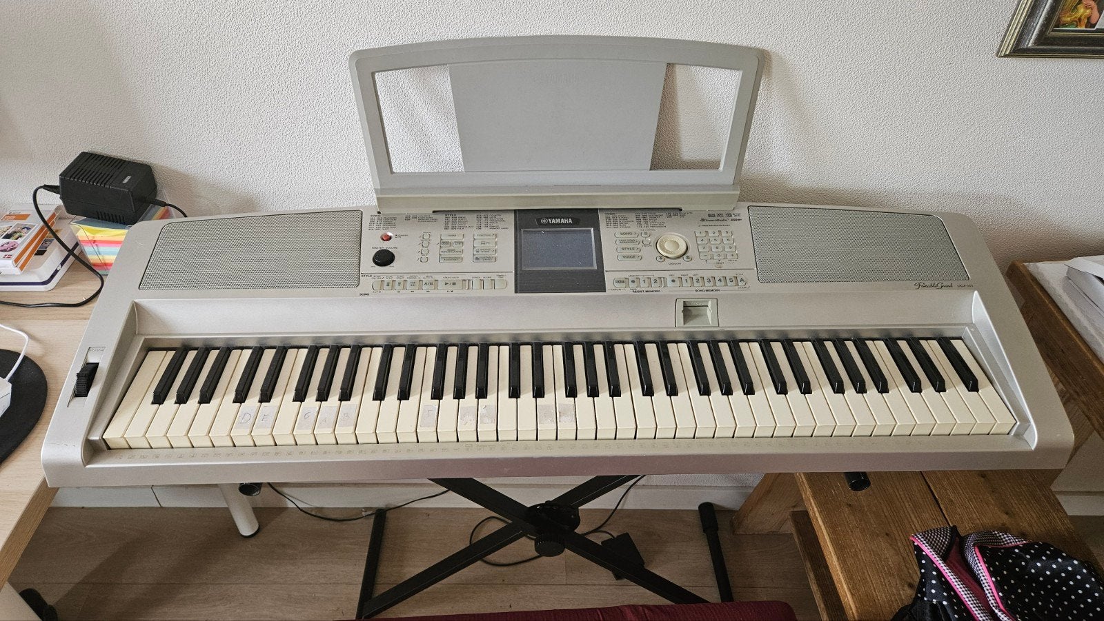 Yamaha PortableGrand DGX-305 Keyboard met standaard en kruk, Ophalen, Gebruikt, Yamaha, Midi-aansluiting