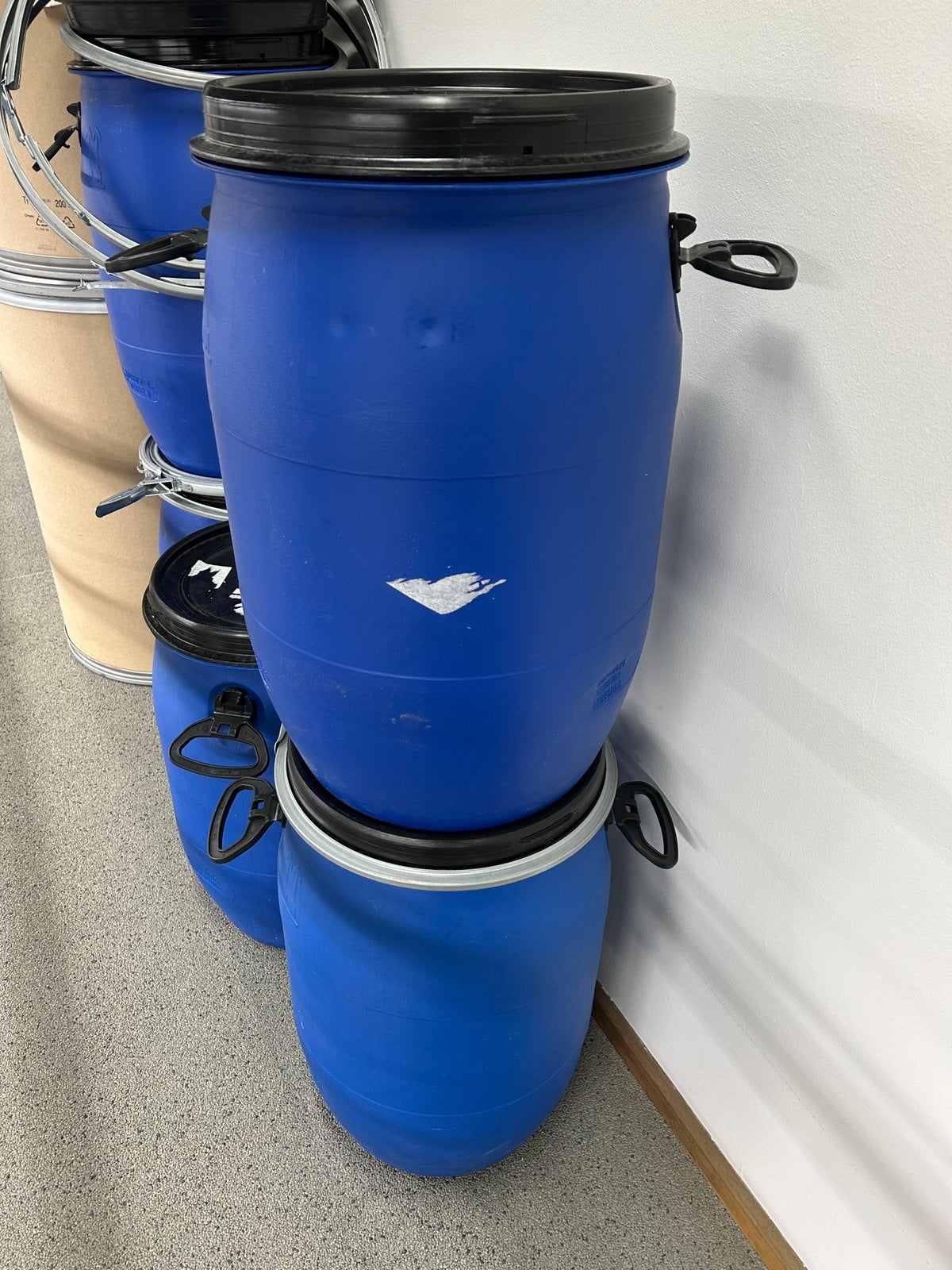 Wijdhalsvat un-gekeurd 60 lt handgrepen, deksel en sluitring, Minder dan 75 liter, Ophalen, Zo goed als nieuw, Kunststof