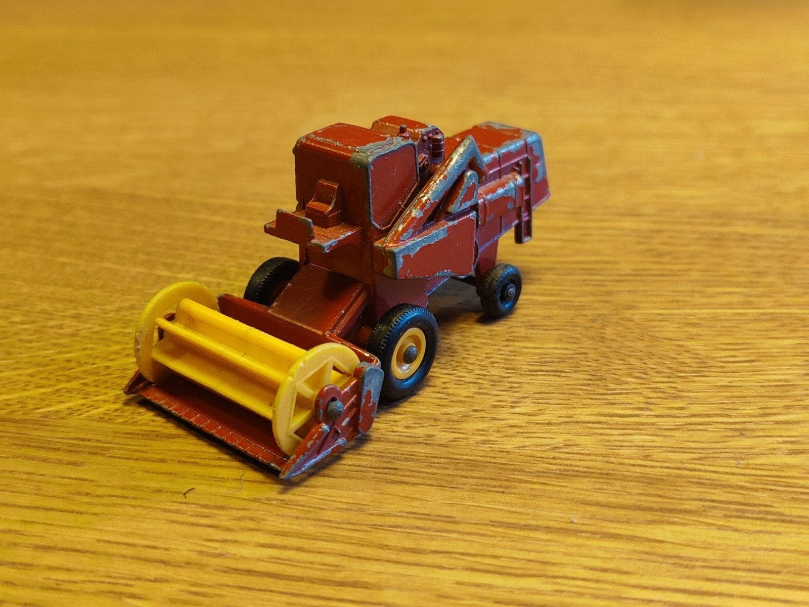 Matchbox Claas Combine Harvester ROOD, Ophalen of Verzenden, Zo goed als nieuw
