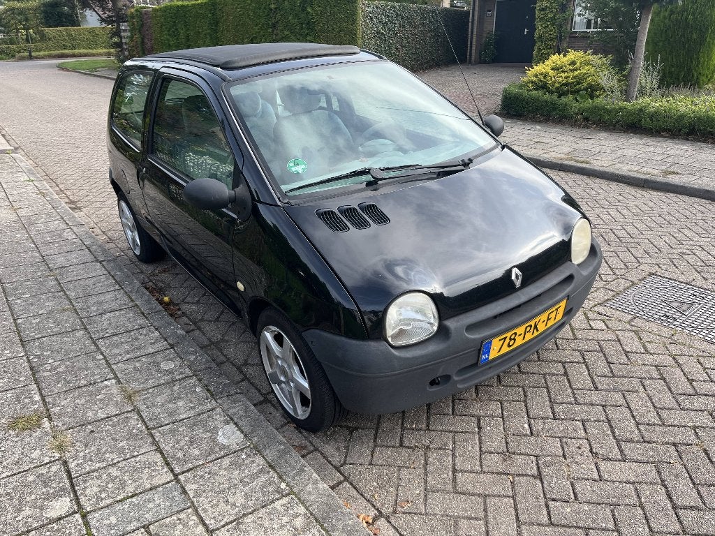 Renault Twingo 1.2 2002 Zwart - BOVAG-garage onderhouden, Voorwielaandrijving, 600 kg, Zwart, Handgeschakeld