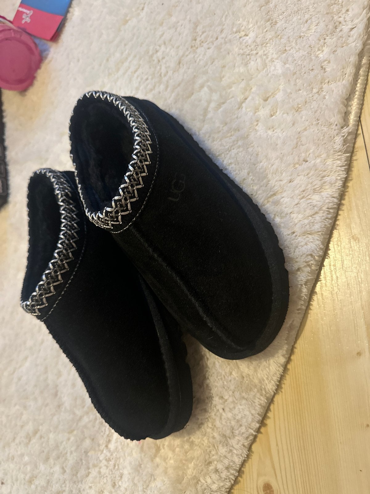Nieuwe Uggs pantoffels zwart - Maat 38/38,5, Kleding | Dames, Ophalen of Verzenden, Nieuw, Zwart, Pantoffels of Sloffen