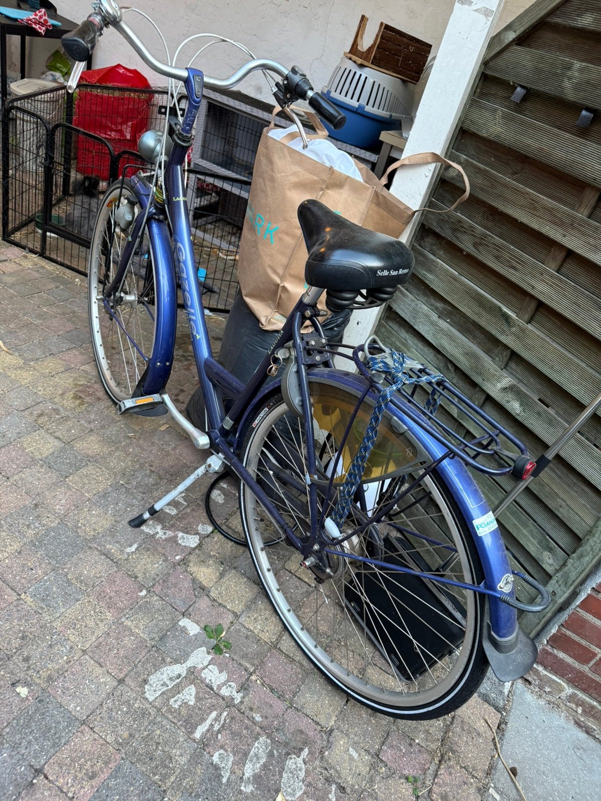 Fiets (lekke band), Fietsen en Brommers, Fietsen | Dames | Omafietsen, Ophalen, Gebruikt, Versnellingen