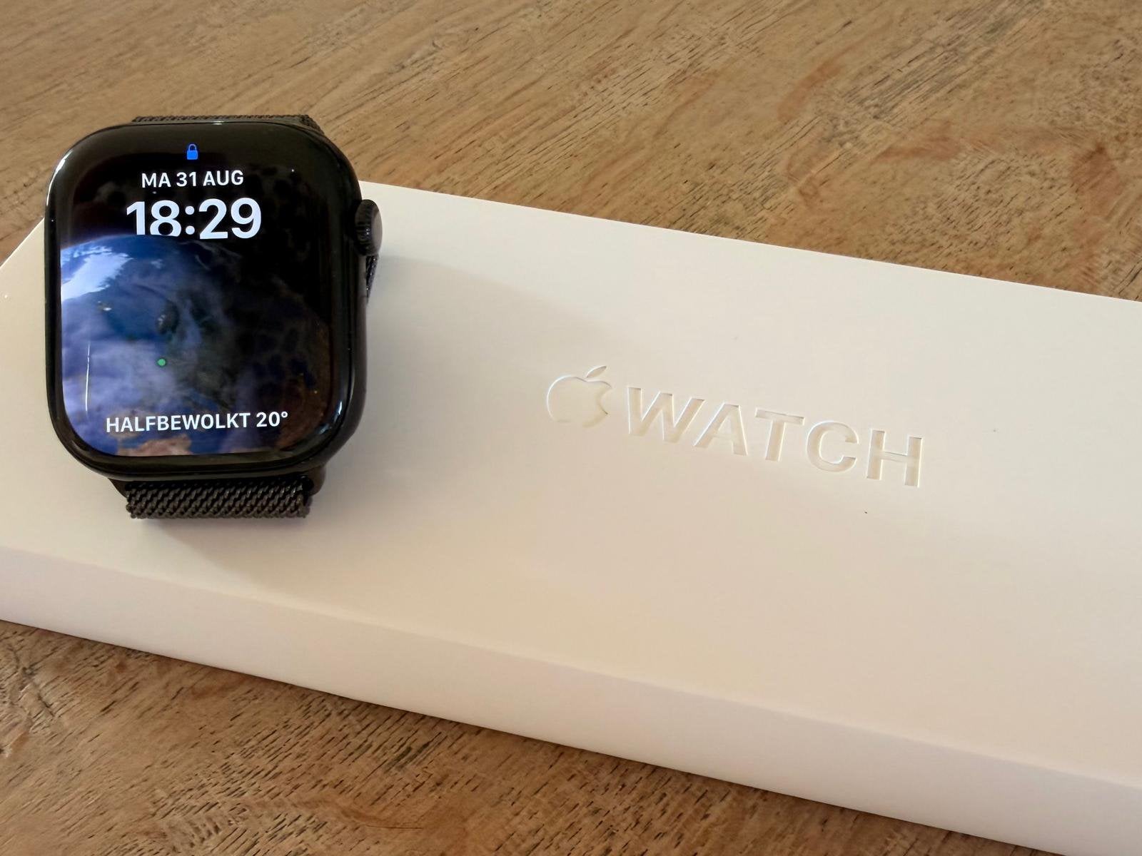 Apple Watch Series 10 (GPS + Cellular) 64GB met extra's, Sieraden, Tassen en Uiterlijk, Smartwatches, Zwart, IOS, Ophalen of Verzenden