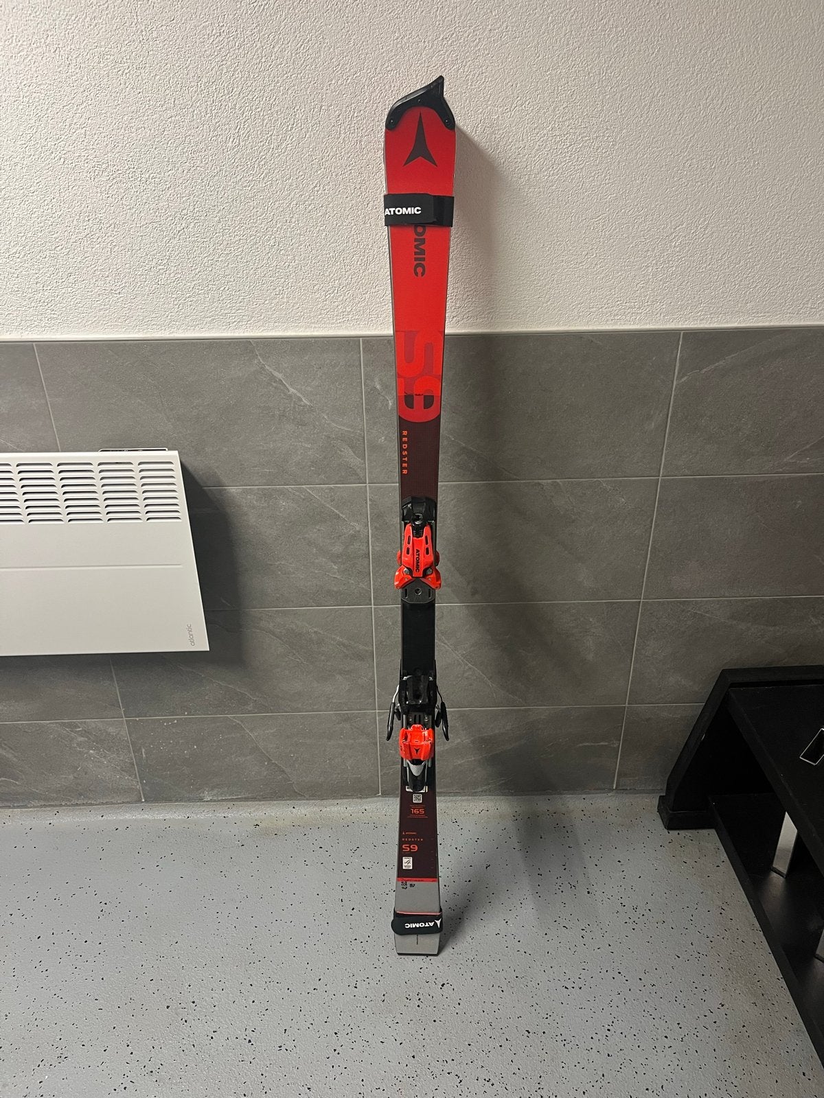 Atomic FIS Slalom Ski 165 cm met X16 binding - Topconditie, 160 tot 180 cm, Ophalen of Verzenden, Zo goed als nieuw, Atomic