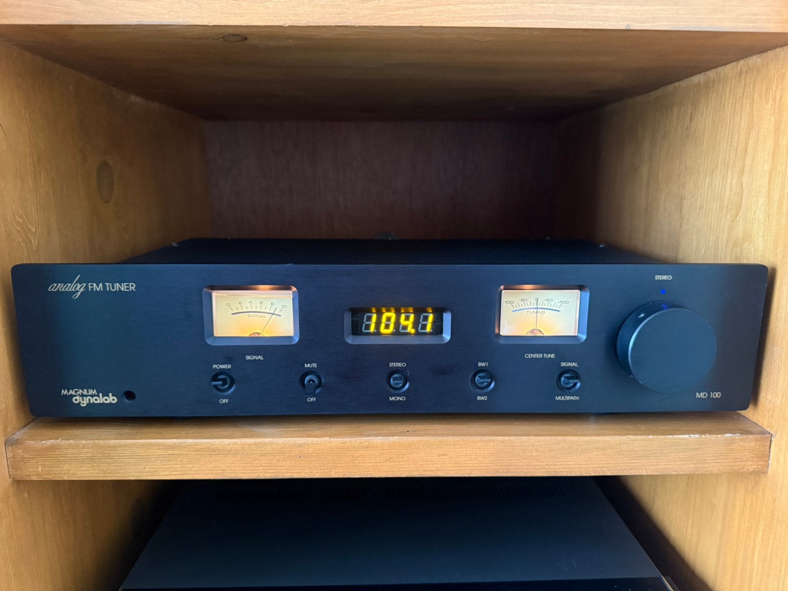 Magnum Dynalab MD 100 Analog FM Tuner, Audio, Tv en Foto, Tuners, Gebruikt, Analoog, Ophalen of Verzenden