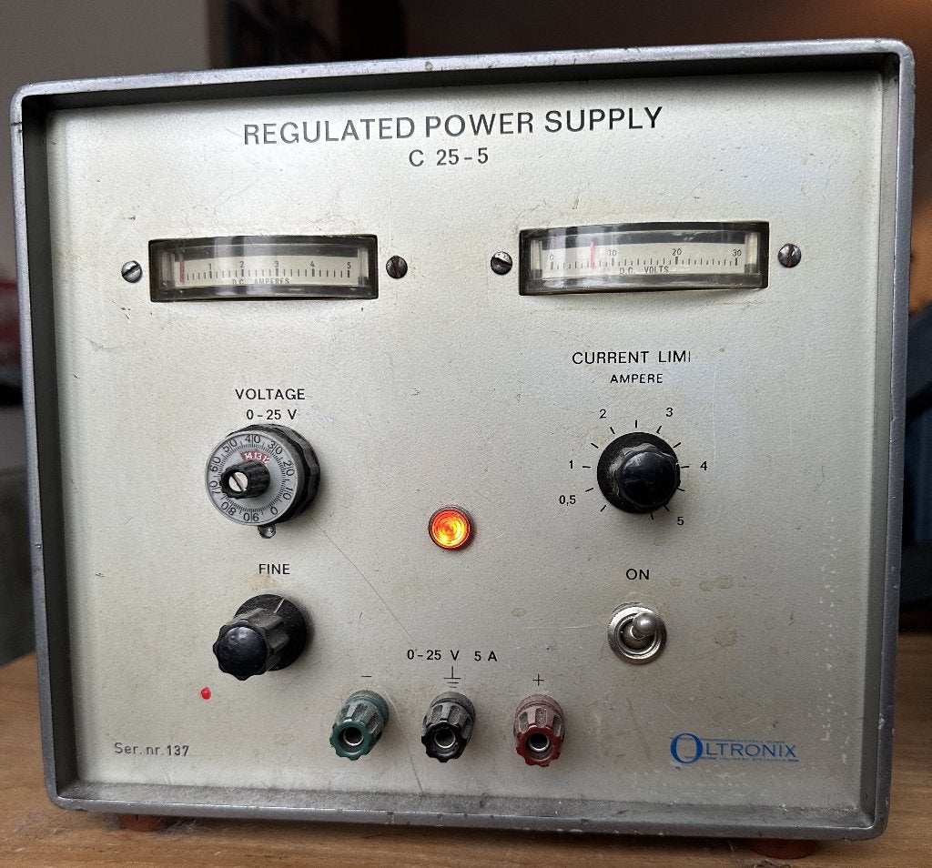Oltronix C 25-5 Vintage Geregelt Labvoeding (0-25V / 5A), Ophalen, Gebruikt, Toebehoren