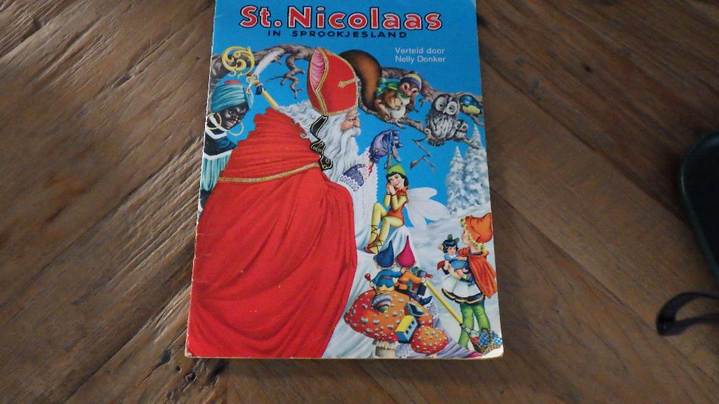 Boek: Sint Nicolaas in sprookjesland, Ophalen of Verzenden, Gebruikt