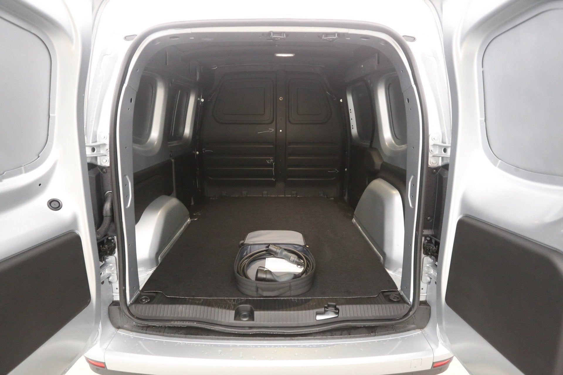 Renault Kangoo Mercedes-Benz eCitan Elektrisch 112 51 kWh |, Automaat, 45 kWh, 1595 kg, Renault