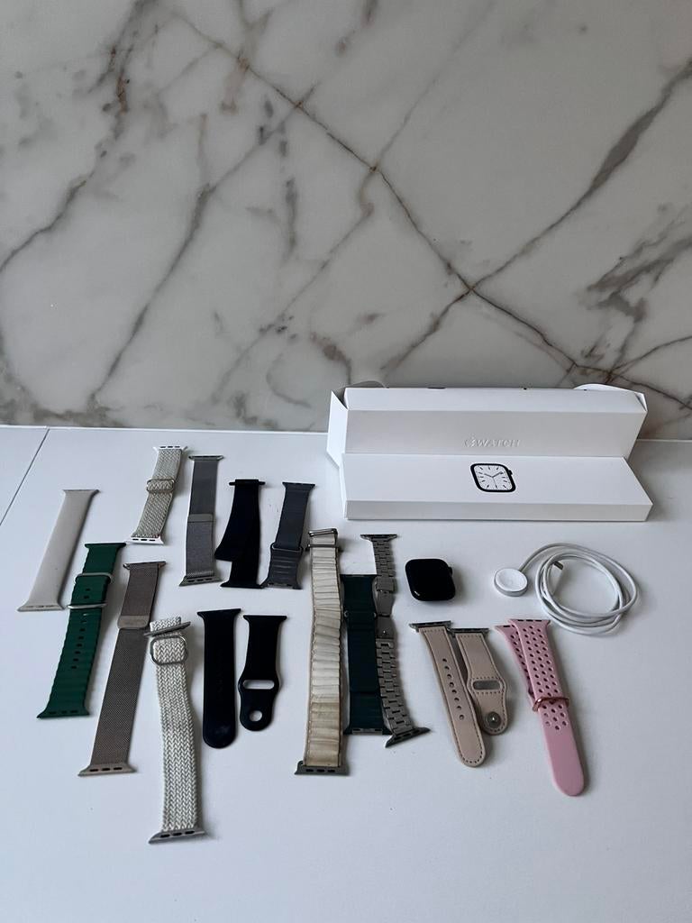 APPLE WATCH 7 SERIE 45 MM NIKE SMARTWATCH + VEEL BANDJES, Ophalen of Verzenden, Zo goed als nieuw, Staal, Overige merken
