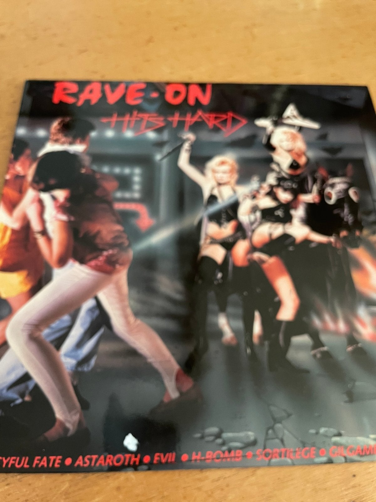 Rave on - hits hard lp, Cd's en Dvd's, Vinyl | Hardrock en Metal, Ophalen of Verzenden, Zo goed als nieuw