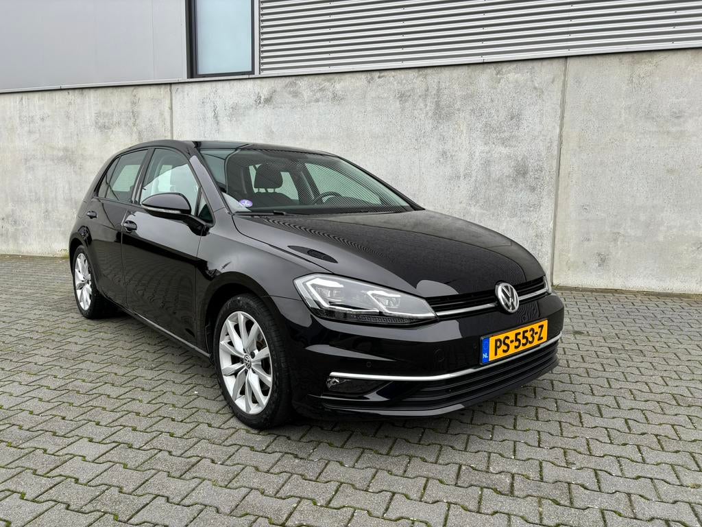 Volkswagen Golf 1.5 TSI 150pk 5D 2017 Zwart, Auto's, Voorwielaandrijving, 1498 cc, 4 cilinders, Zwart