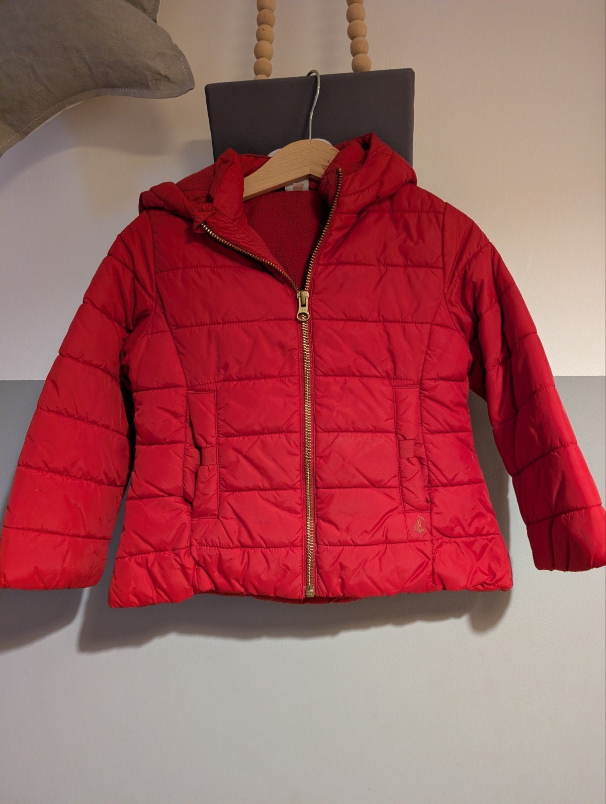 Petit Bateau rode gewatteerde jas - mooie conditie, Kinderen en Baby's, Kinderkleding | Maat 98, Gebruikt, Meisje, Ophalen of Verzenden