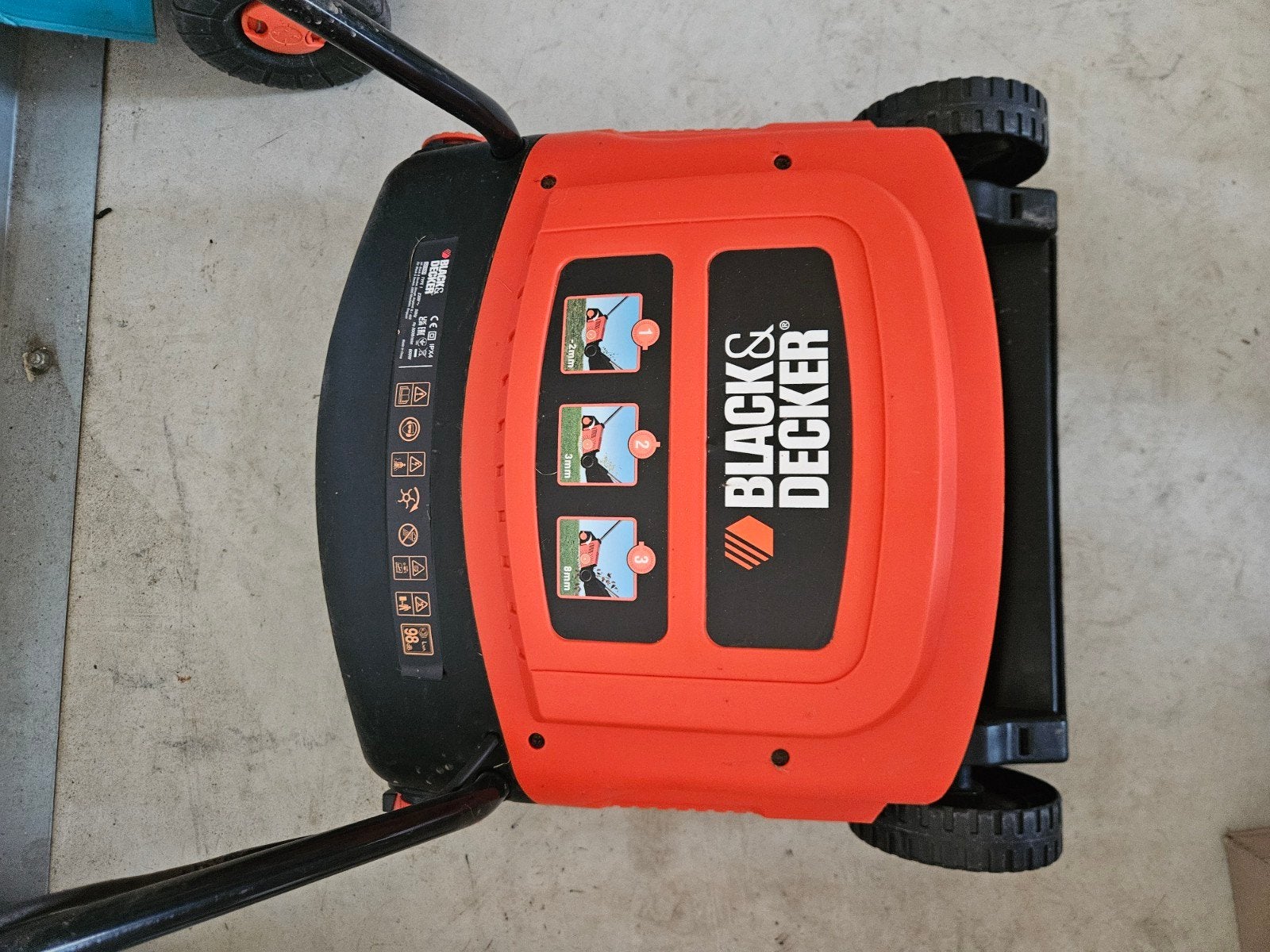Black & Decker elektrische verticuteermachine, Tuin en Terras, Ophalen, Gebruikt, Elektrische grasmaaier, Black & Decker