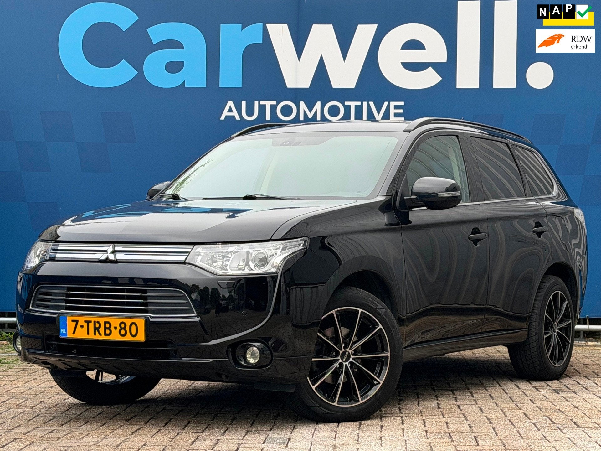 Mitsubishi Outlander 2.0 PHEV Instyle|Trekhaak|StoelVW|Leder, Auto's, Zwart, 4 cilinders, Vierwielaandrijving, Hybride Elektrisch/Benzine