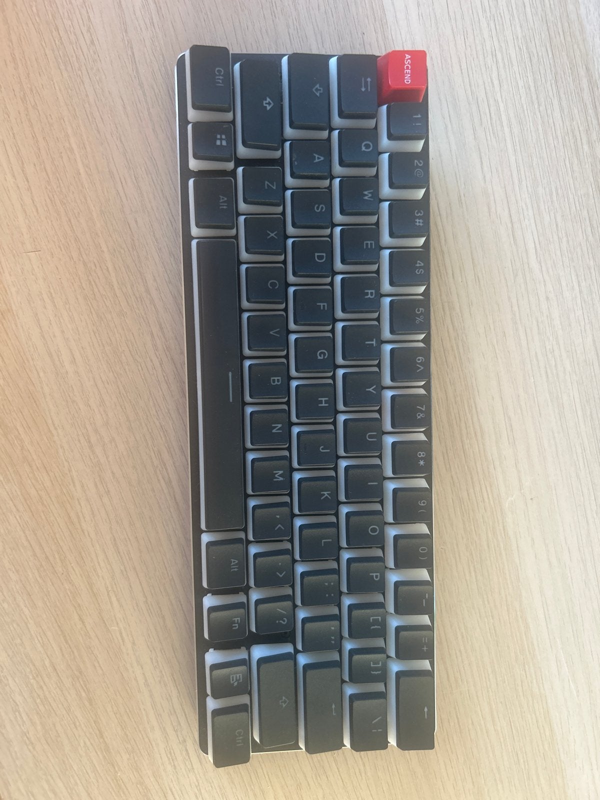 Glorious GMMK Compact RGB LUBED PANDA SWITCHES!!, Gaming toetsenbord, Ophalen of Verzenden, Zo goed als nieuw, Qwerty