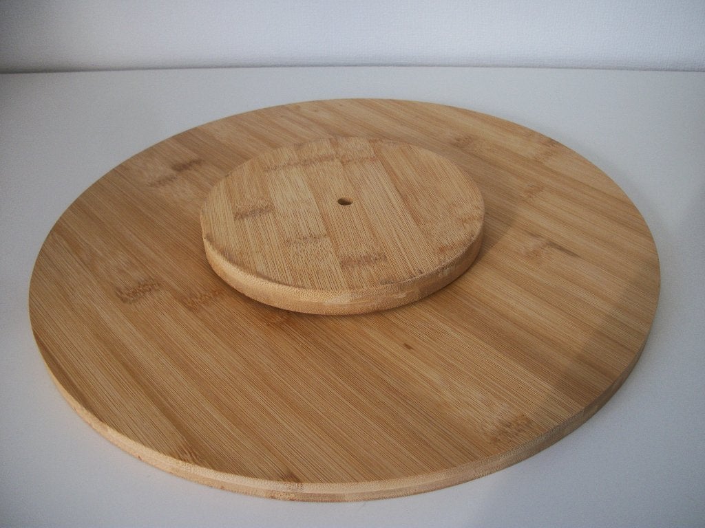 Draai Plateau - Bamboe draaiende plank rond 35 cm - zgan, Hout, Geel, Snij-/serveerplank, Ophalen of Verzenden