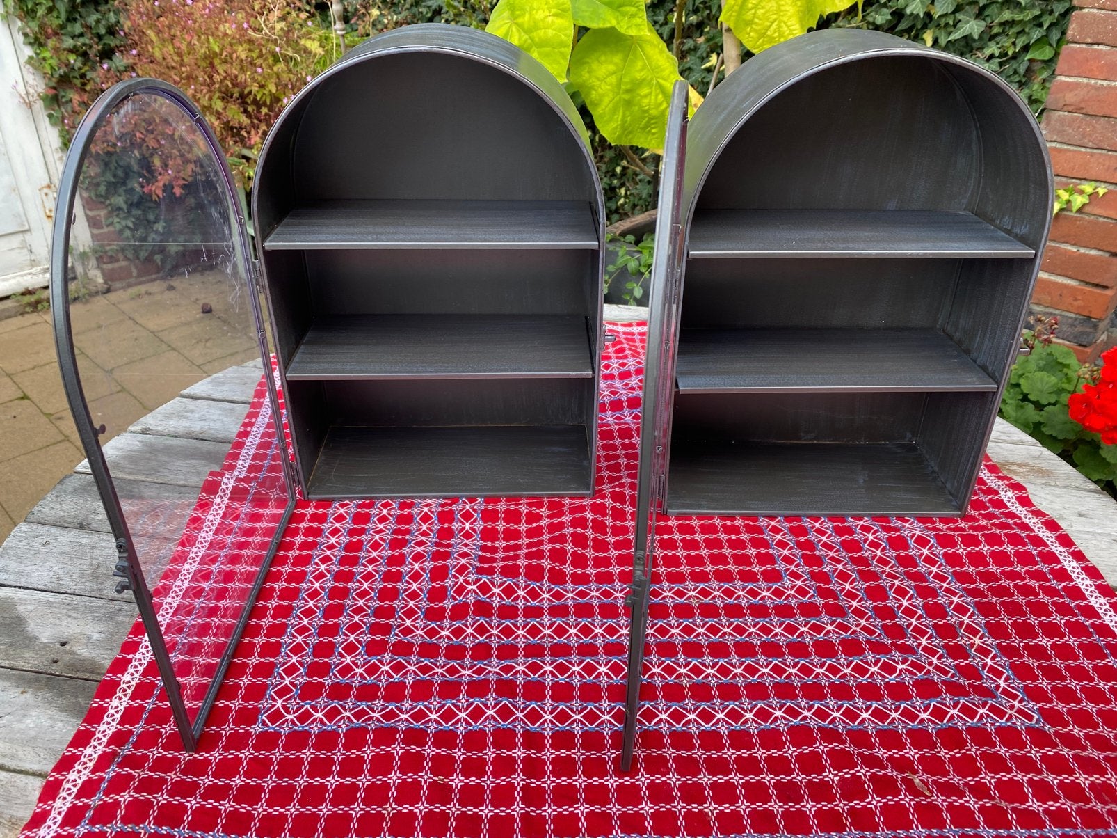 2 keer IKEA Bollebygd wandvitrinekasten Vintage, Huis en Inrichting, Minder dan 50 cm, Gebruikt, Ophalen of Verzenden, Minder dan 100 cm