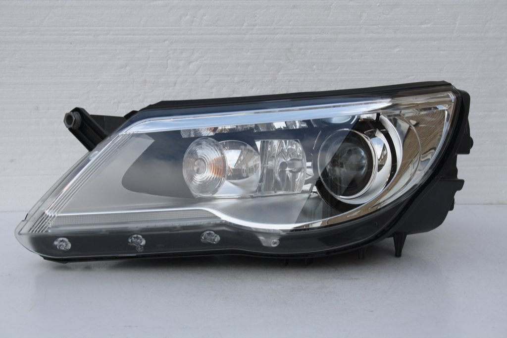Koplamp VW Tiguan 5N Xenon links NIEUW staat !, Ophalen of Verzenden